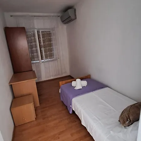 Marko St - Three Bedroom With Balcony And Garden View Apartman Split