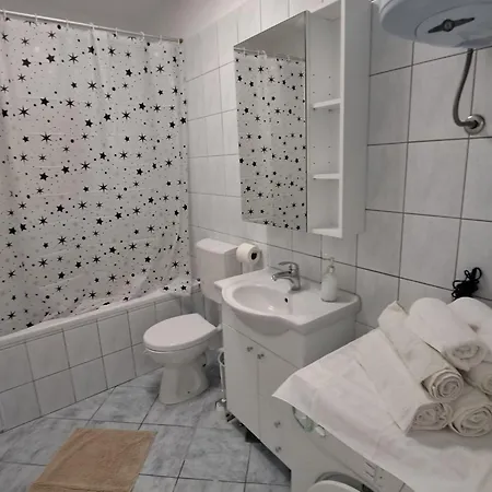 Marko St - Three Bedroom With Balcony And Garden View Spalato