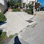 Marko St - Three Bedroom With Balcony And Garden View Appartamento *