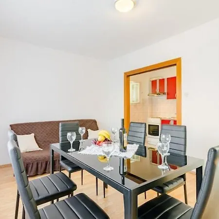 Apartmán Marko St - Three Bedroom With Balcony And Garden View *