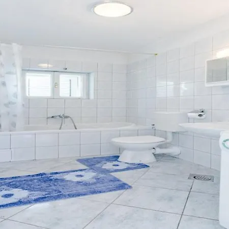 Marko St - Three Bedroom With Balcony And Garden View * Spalato