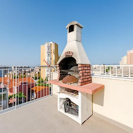 Apartmán Marko St - Three Bedroom With Balcony And Garden View Split