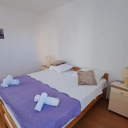 Apartmán Marko St - Three Bedroom With Balcony And Garden View