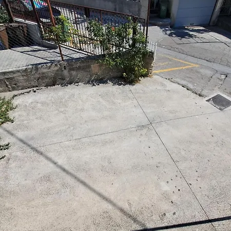 Appartamento Marko St - Three Bedroom With Balcony And Garden View