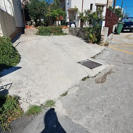 Marko St - Three Bedroom With Balcony And Garden View Apartmán *